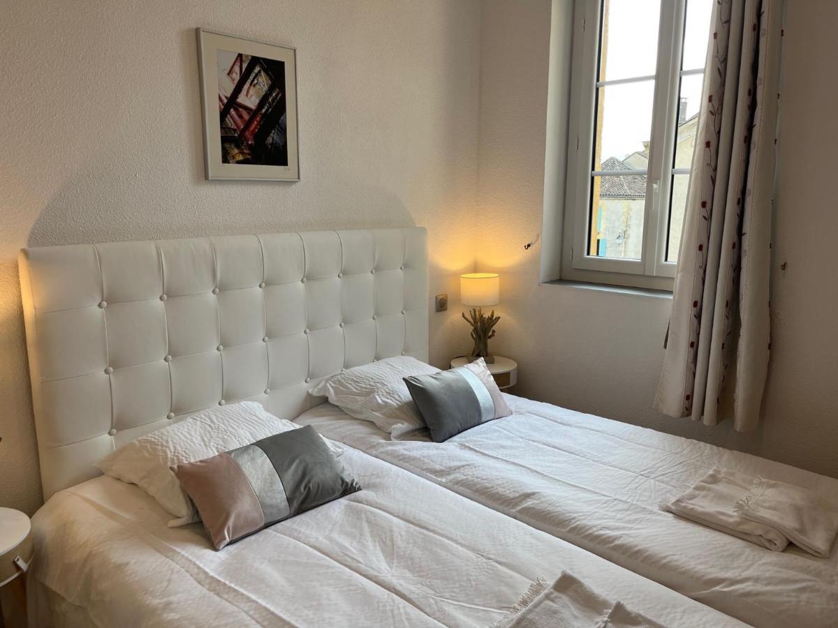 Le B Bed & Breakfast Belves Bagian luar foto