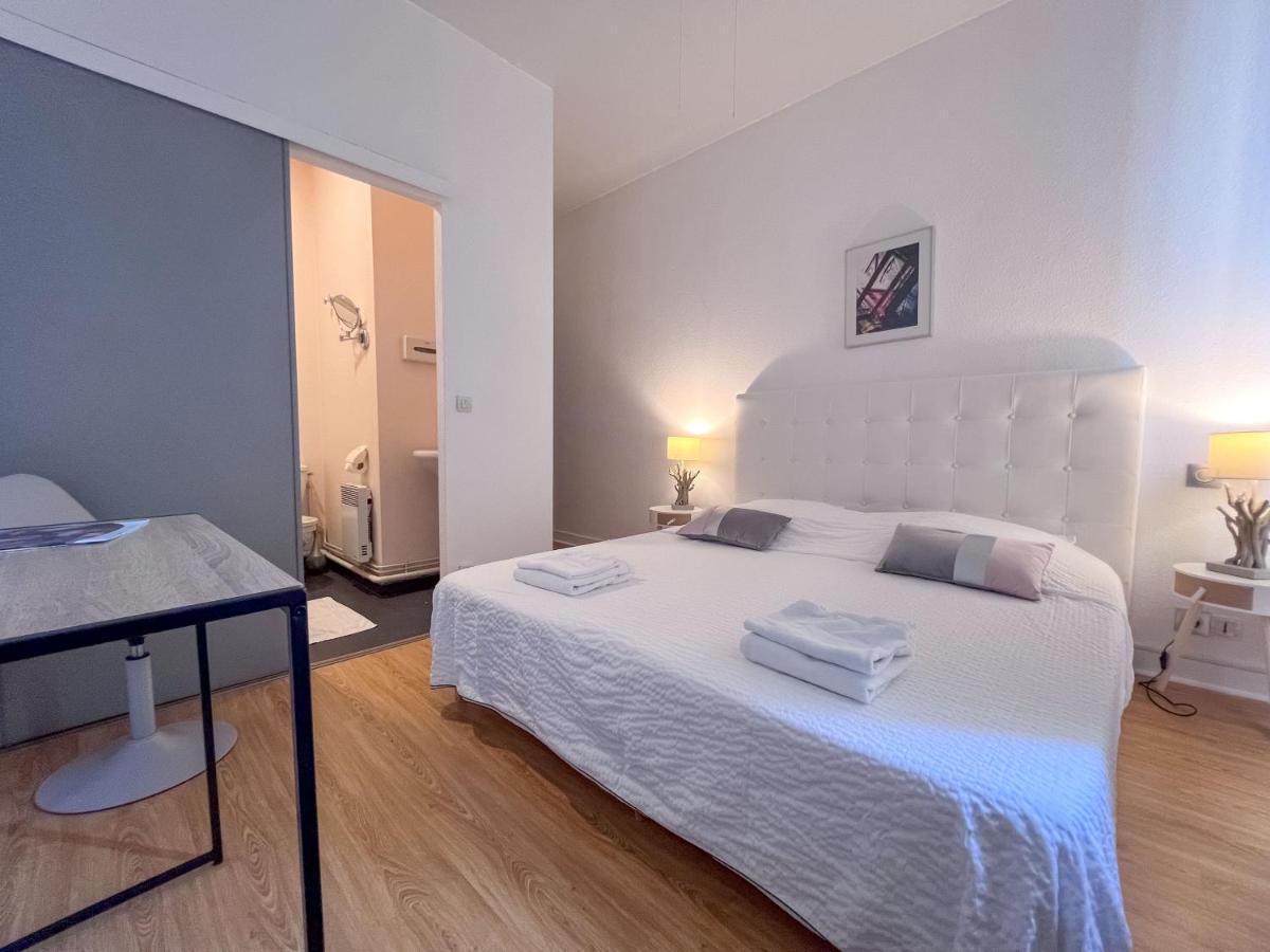 Le B Bed & Breakfast Belves Bagian luar foto