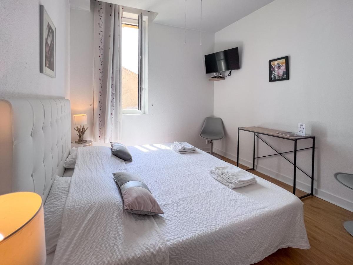Le B Bed & Breakfast Belves Bagian luar foto
