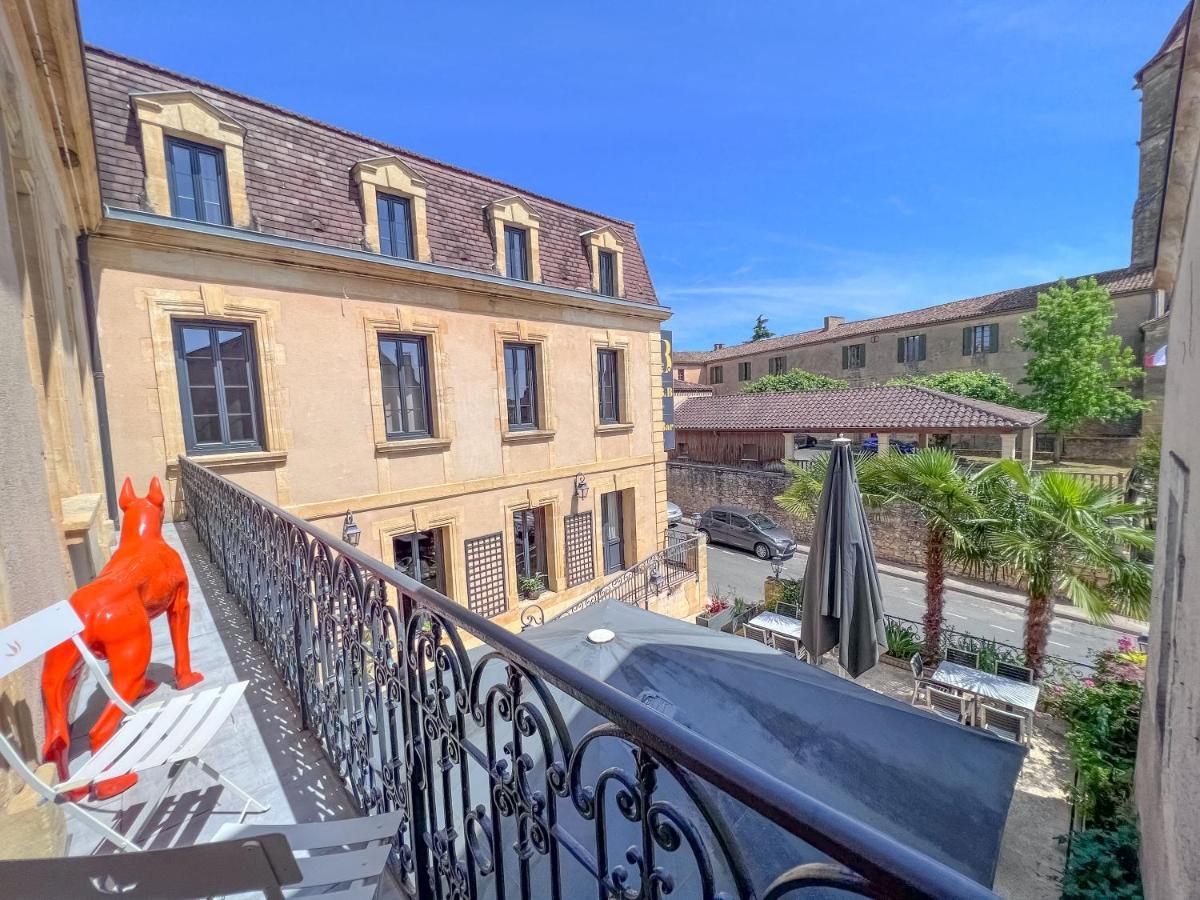 Le B Bed & Breakfast Belves Bagian luar foto