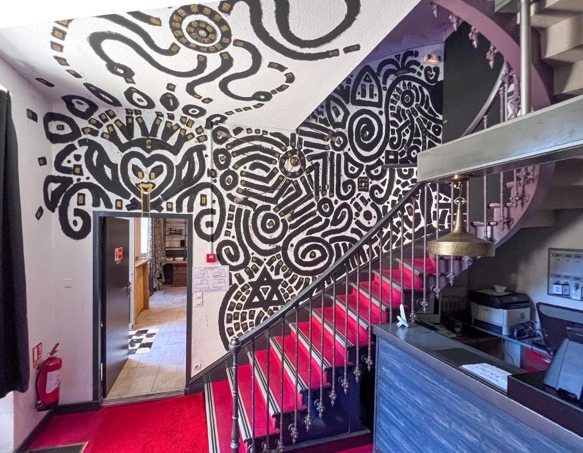 Le B Bed & Breakfast Belves Bagian luar foto
